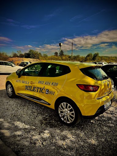 Vozilo za obuku — Renault Clio