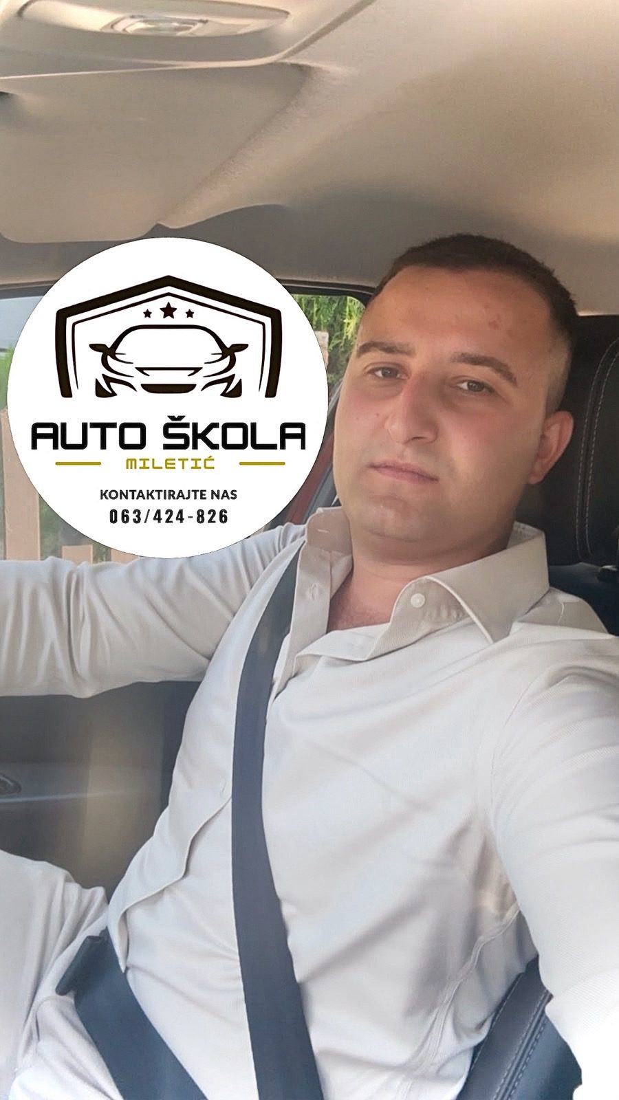 Instruktor Auto škole Miletić za volanom